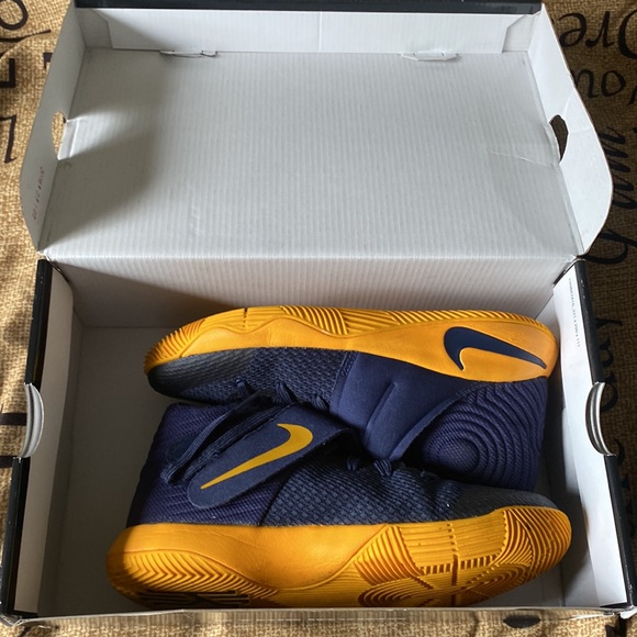 Nike Kyrie 2 - Picture 7 of 12